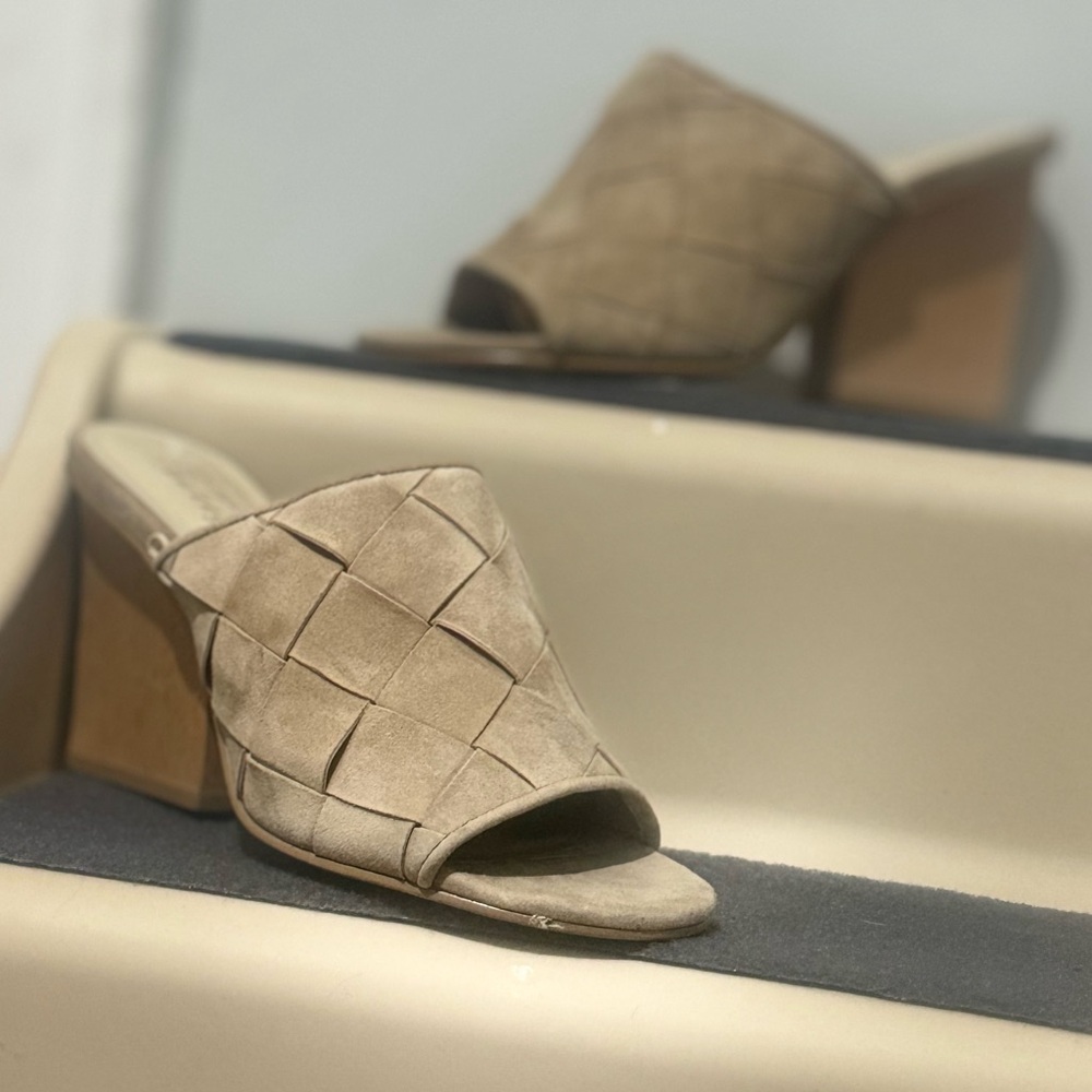 Bettye Heels